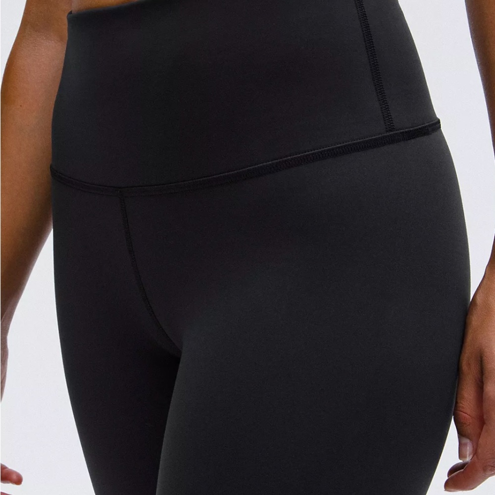 Lululemon Wunder Train High-Rise Tight 25" in Black, Size 6 - Picture 4 of 8